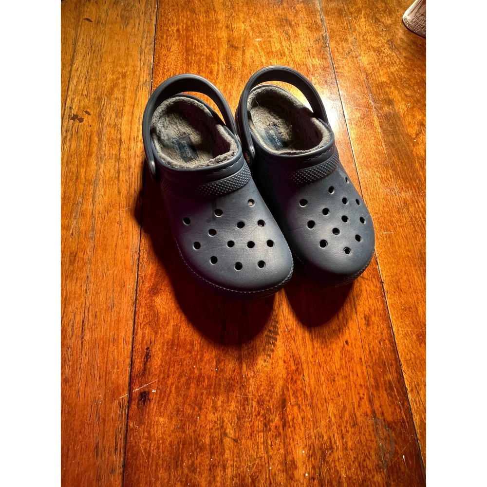 Crocs Unisex-Adult Classic Clog Shoes Size 6 Men /8 Women Navy Blue